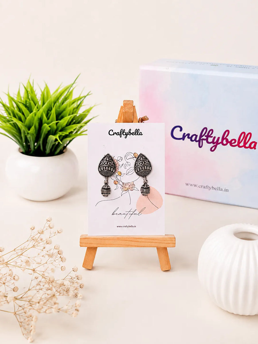 Set of 8 Unique designs with a chocolate and Personalised card