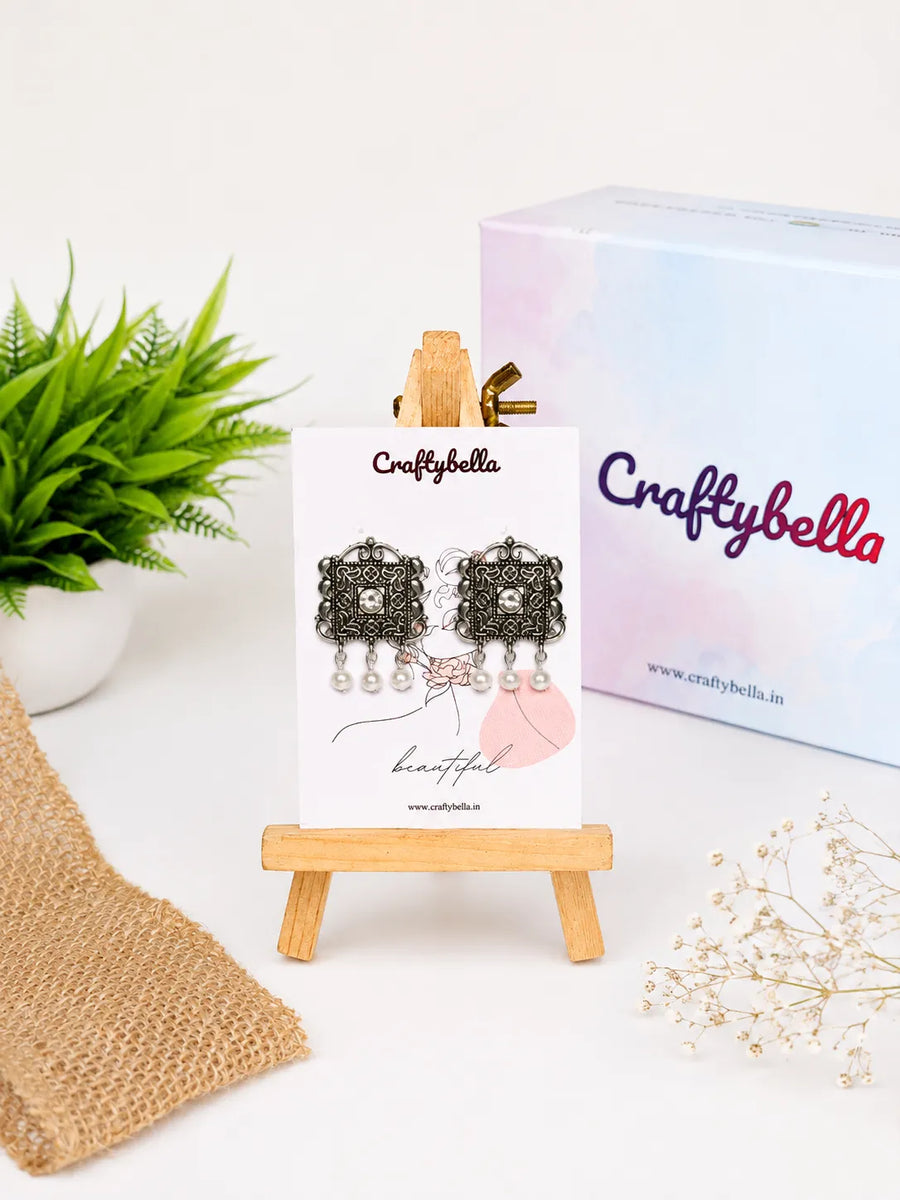 Set of 8 Heritage Earring Box with free Personalised card and Chocolate