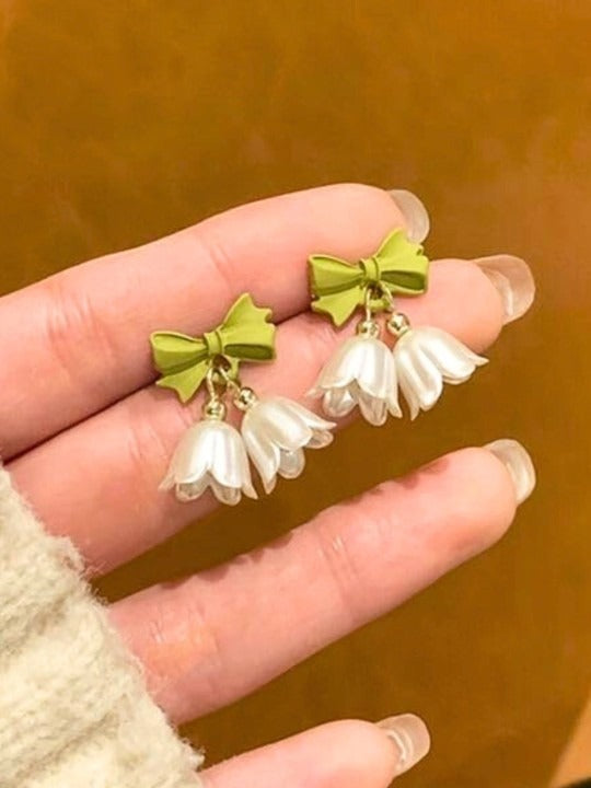 Green Chic Lily Charms