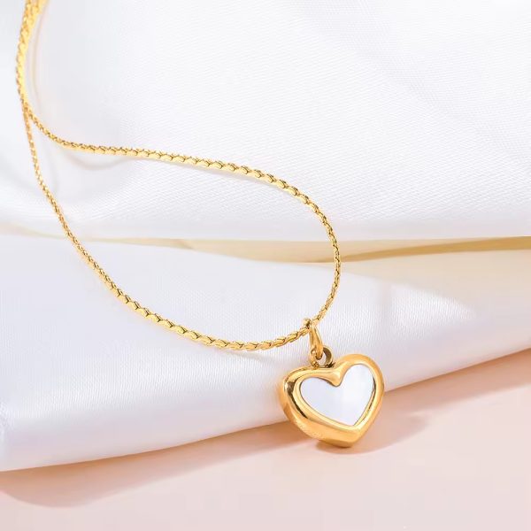 White heart necklace 18k gold anti-tarnish