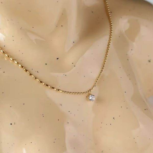 Moon charm necklace 18k gold anti-tarnish - Craftybella