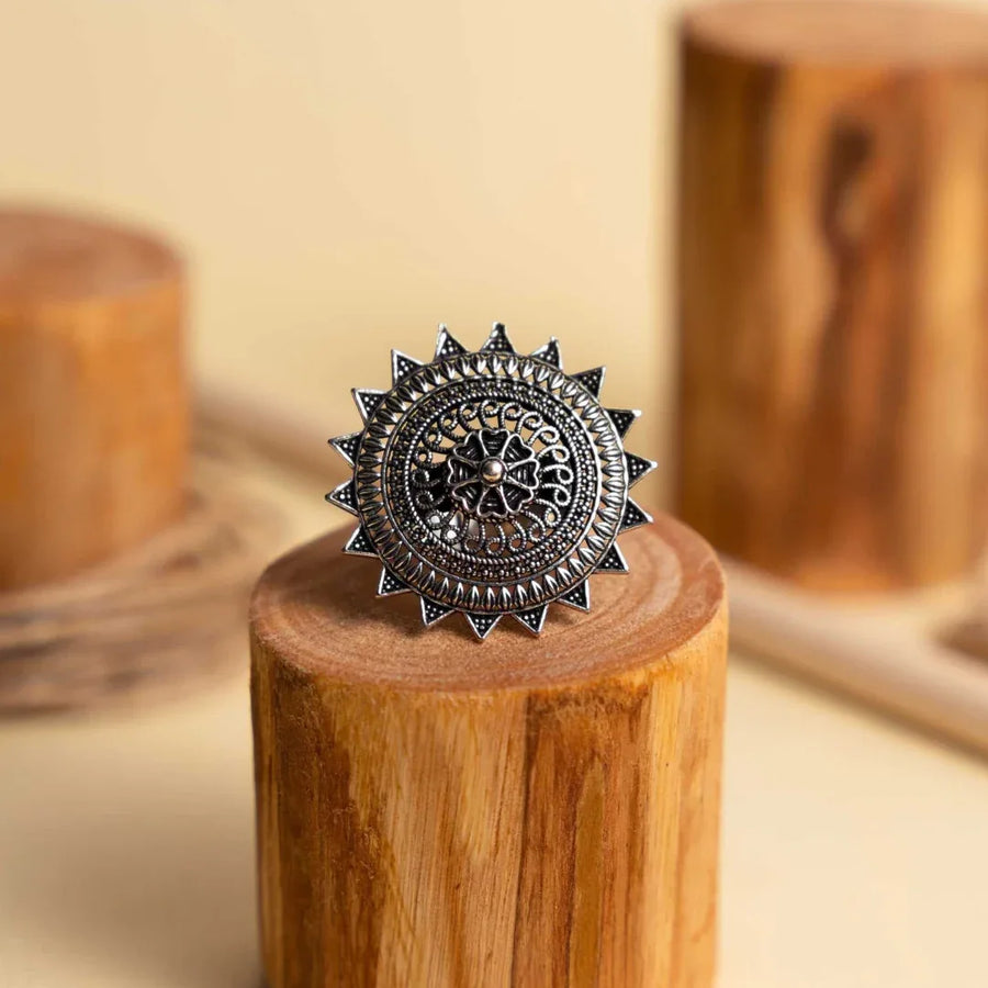 Antique Majesty Adjustable Ring - Craftybella