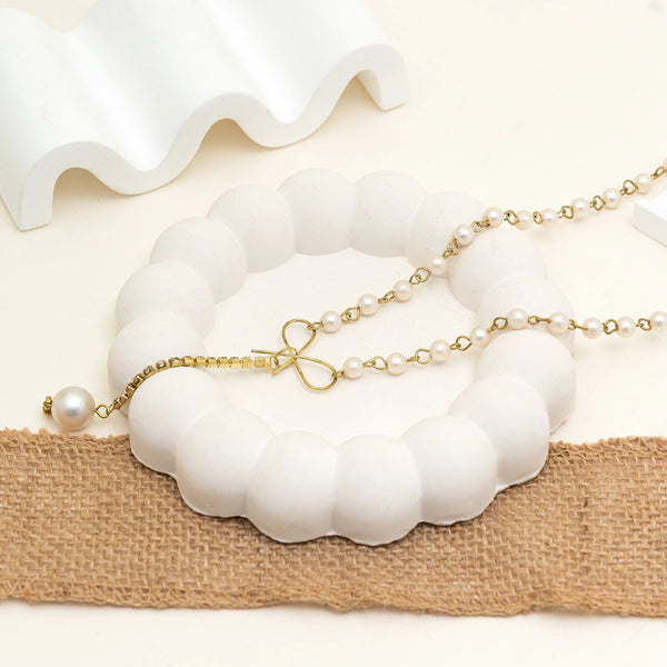 Pearl Grace Minimal Necklace