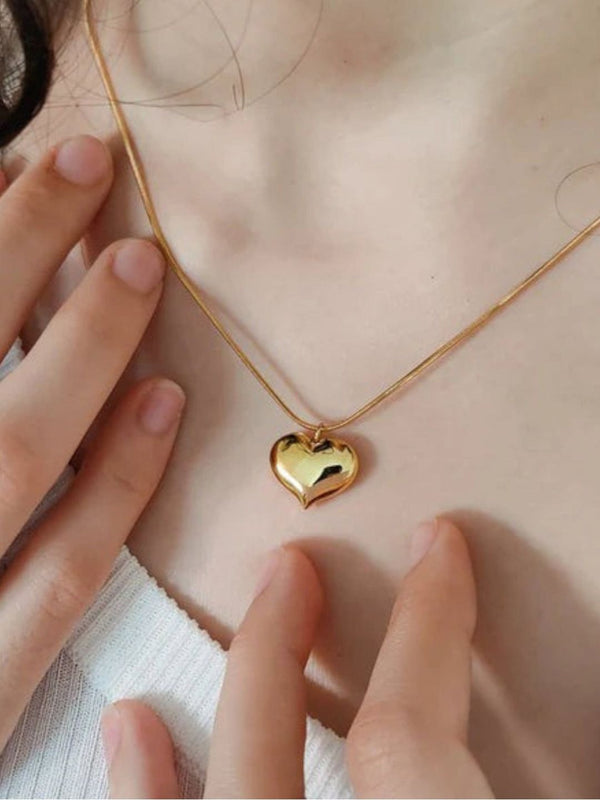 Eterna Heart Necklace