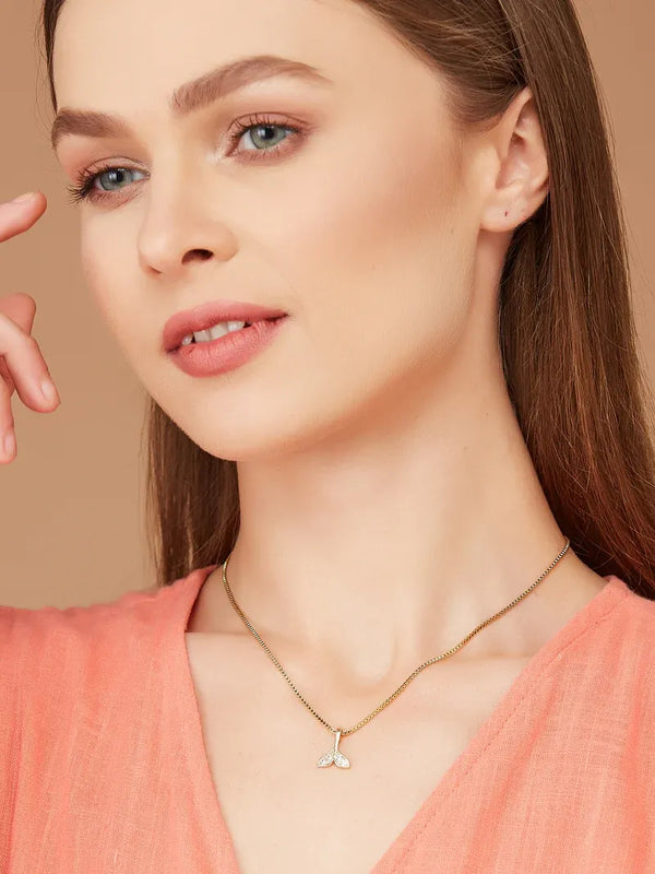 Whale Tail Sparkle Necklace – Ocean-Inspired Elegance